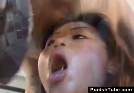 Je narrive pas à croire quelle suce cette grosse bite comme une pro